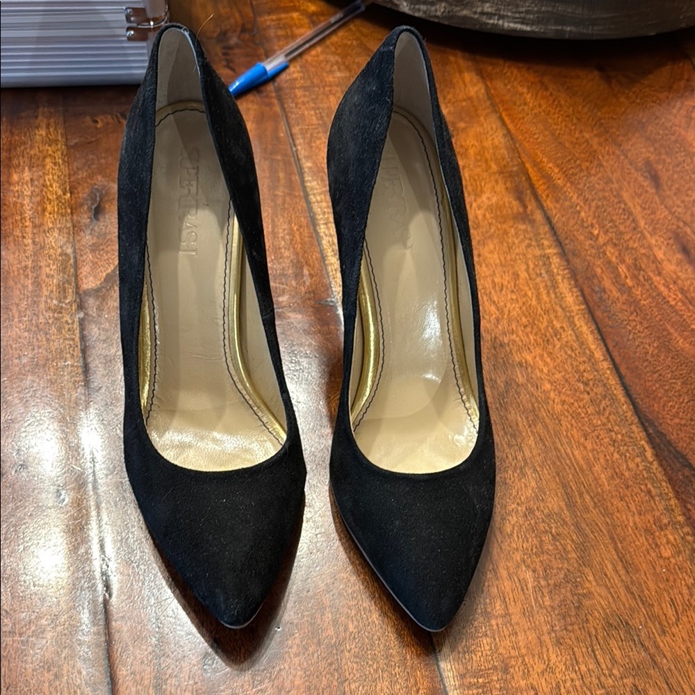 Elegant Black Women's Pumps
